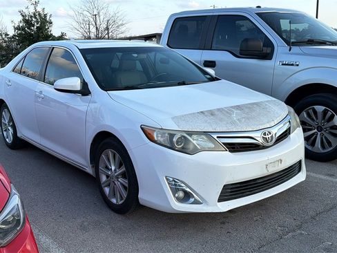 Used 2012 Toyota Camry XLE image 3