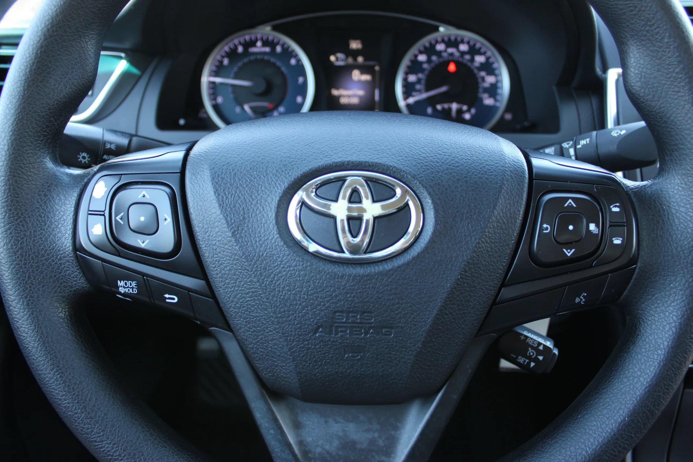 Used 2016 Toyota Camry LE FWD image 14
