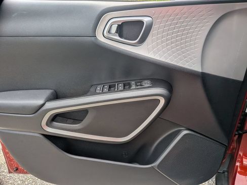Used 2022 Kia Soul LX FWD image 32