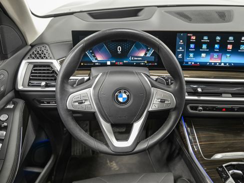 Used 2024 BMW X7 xDrive40i AWD/4WD image 17