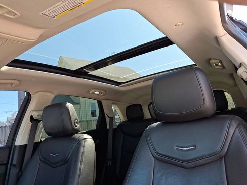 Used 2018 Cadillac XT5 Luxury w/ Driver Awareness Package image 14