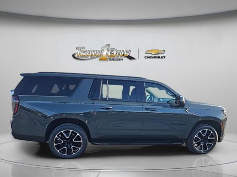 New 2026 Chevrolet Suburban RST w/ RST Capability Package image 11