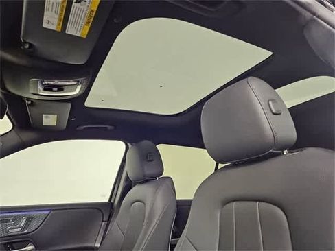 Used 2025 Mercedes-Benz GLB 250 GLB 250 image 19