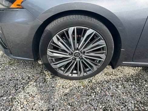 Used 2023 Nissan Altima 2.5 SL FWD image 5