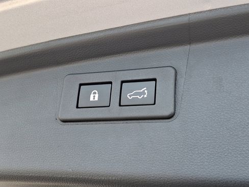 Used 2023 Subaru Outback Limited image 31