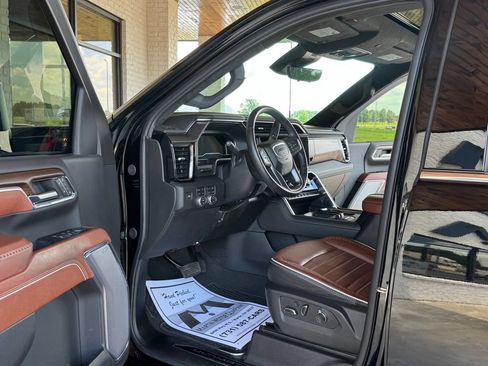 Used 2024 GMC Sierra 3500 Denali Ultimate AWD/4WD image 21