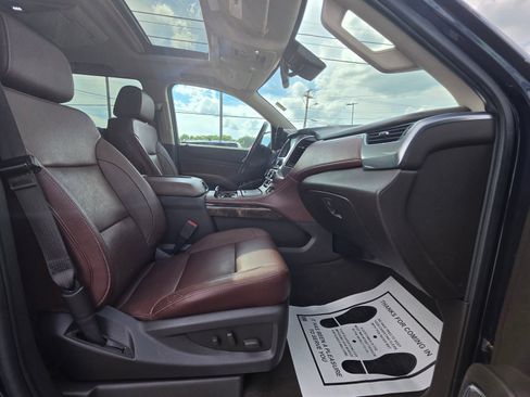 Used 2020 Chevrolet Suburban Premier AWD/4WD image 45