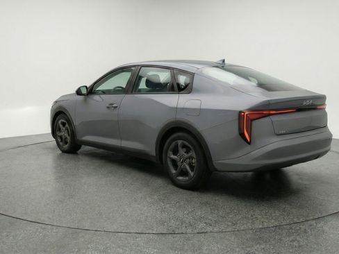 Used 2025 Kia K4 LXS image 6