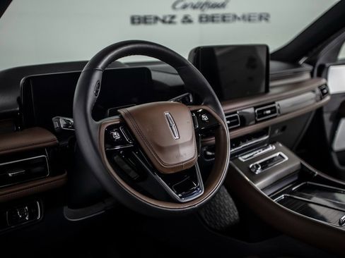 Used 2025 Lincoln Aviator Reserve w/ Equipment Group 201A image 23