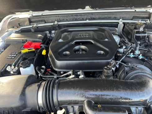 Used 2025 Jeep Wrangler Sport S AWD/4WD image 32