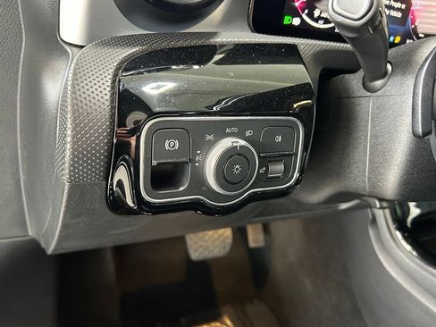 Used 2025 Mercedes-Benz CLA 250 image 11