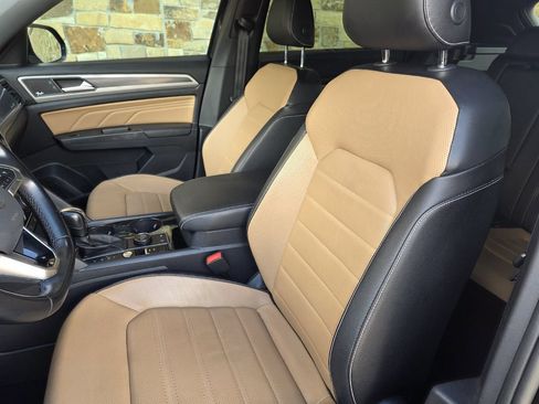 Used 2020 Volkswagen Atlas Cross Sport SEL Premium AWD/4WD image 13