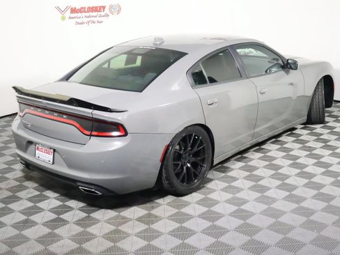 Used 2018 Dodge Charger SXT Plus RWD image 4