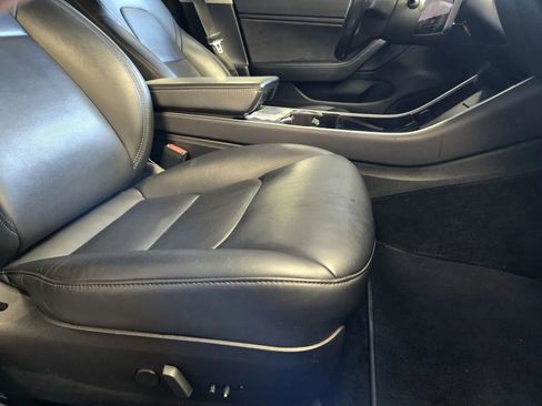 Used 2018 Tesla Model 3 Long Range RWD image 7