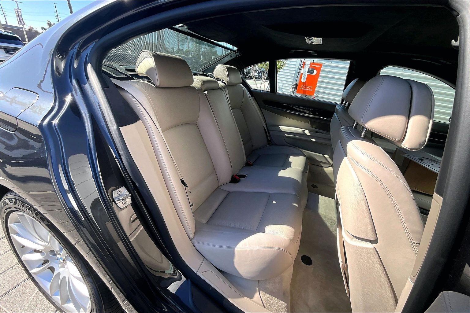 Used 2014 BMW 750i RWD image 27