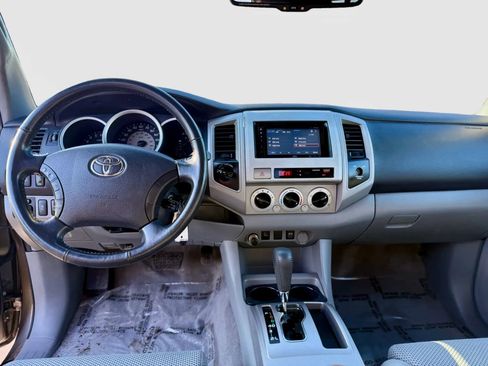 Used 2010 Toyota Tacoma 4x4 Access Cab V6 image 19