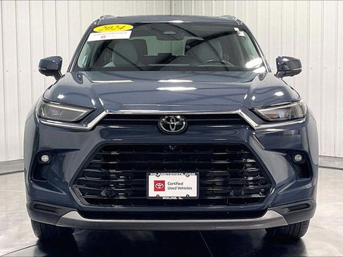 Certified 2024 Toyota Grand Highlander AWD image 2