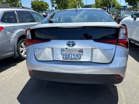 Used 2022 Toyota Prius LE FWD image 6