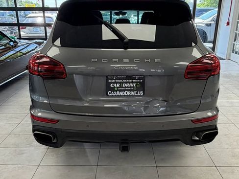 Used 2016 Porsche Cayenne AWD/4WD image 5
