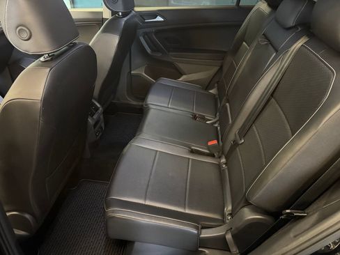 Used 2021 Volkswagen Tiguan SEL w/ 3rd Row Seat Package AWD/4WD image 20