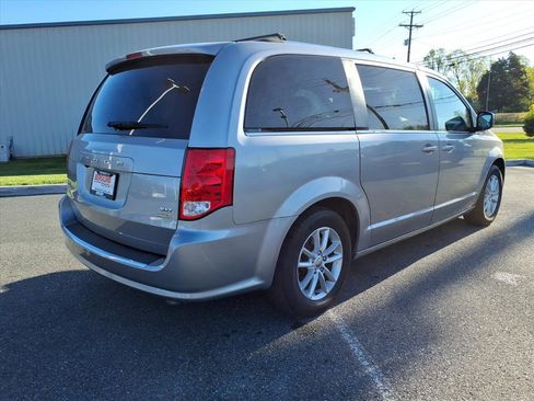 Used 2019 Dodge Grand Caravan SXT FWD image 4