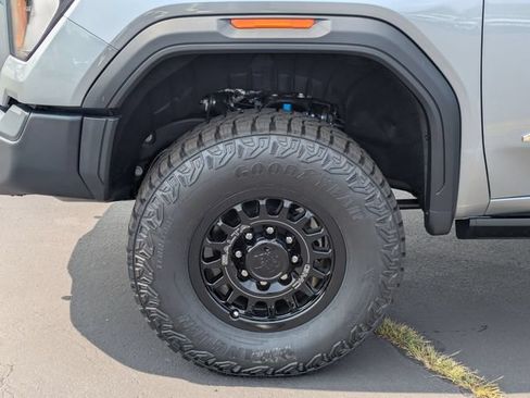 New 2026 GMC Sierra 2500 AT4X w/ AT4X AEV Edition AWD/4WD image 10