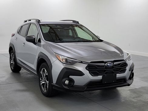 Used 2024 Subaru Crosstrek 2.0i Premium image 2