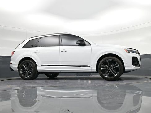 Used 2025 Audi Q7 3.0T Premium Plus w/ Premium Plus Package AWD/4WD image 33