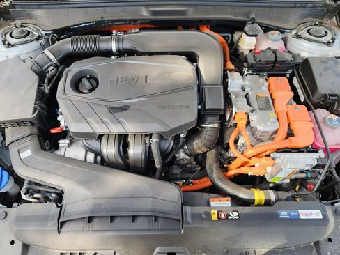 New 2025 Hyundai Sonata Limited image 21