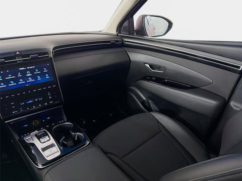 Certified 2024 Hyundai Tucson Limited FWD image 25
