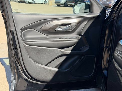 Used 2024 GMC Terrain SLE image 21