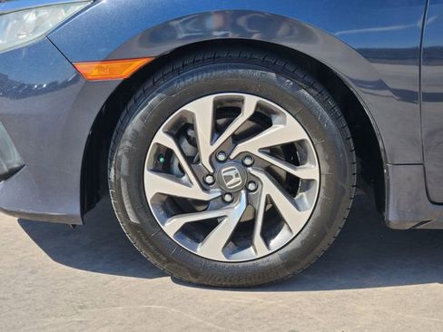 Used 2018 Honda Civic EX image 10