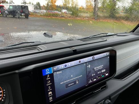 Used 2025 Jeep Wrangler Sahara image 18