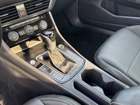 Used 2024 Volkswagen Jetta SE FWD image 28