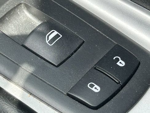 Used 2018 Dodge Journey SXT w/ Connectivity Group FWD image 35