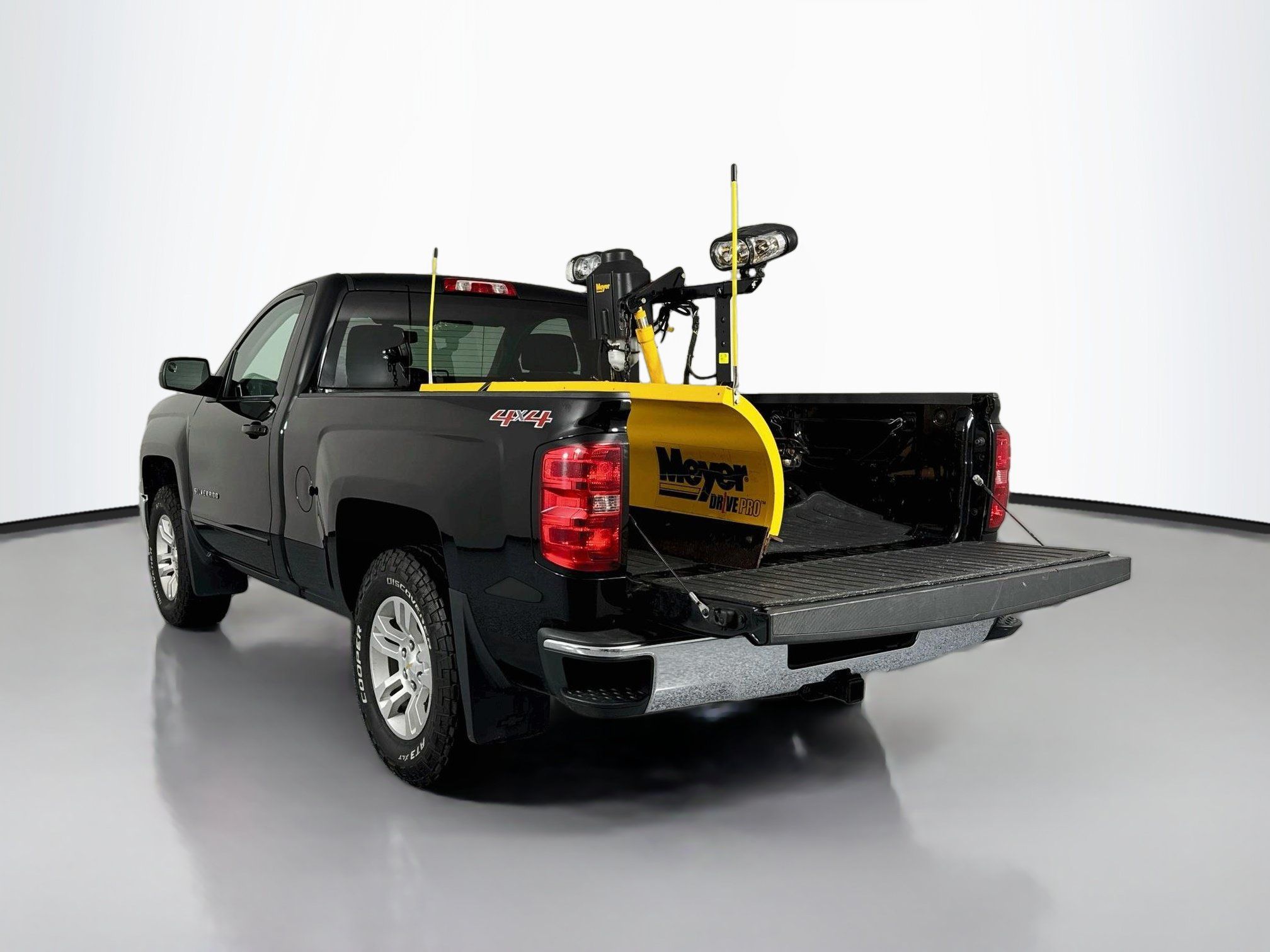 Used 2015 Chevrolet Silverado 1500 LT w/ LT Convenience Package AWD/4WD image 7