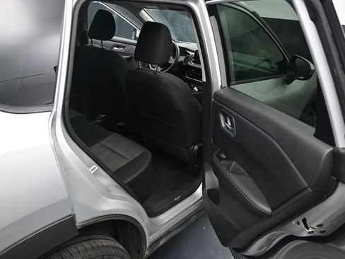 Used 2025 Nissan Rogue SV AWD/4WD image 30
