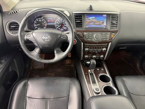Used 2016 Nissan Pathfinder Platinum w/ Family Entertainment Package AWD/4WD image 14
