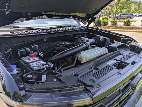 Used 2025 Ford Expedition Active AWD/4WD image 44