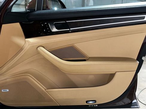 Used 2018 Porsche Panamera 4 image 35