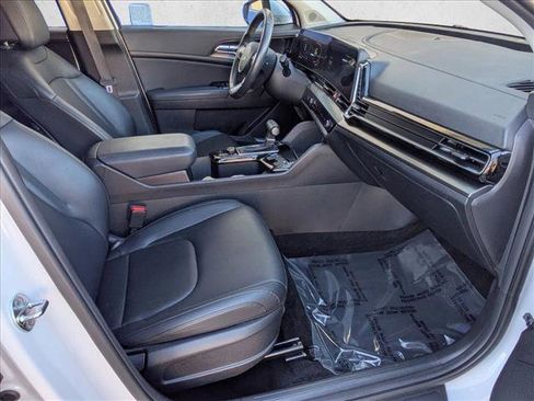 Used 2025 Kia Sportage EX w/ Premium Package image 22
