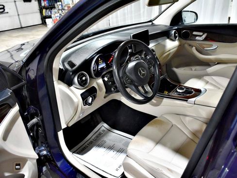 Used 2019 Mercedes-Benz GLC 300 4MATIC image 11