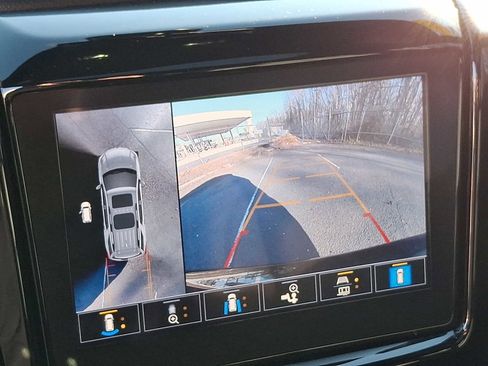 Used 2023 Chevrolet Traverse RS image 20