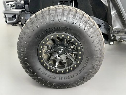 Used 2025 Jeep Wrangler Unlimited Rubicon AWD/4WD image 29