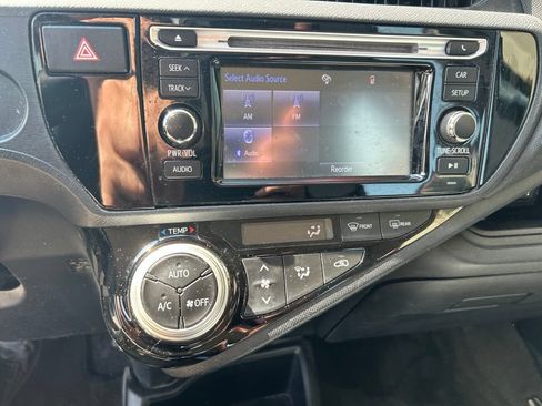 Used 2015 Toyota Prius C One FWD image 10