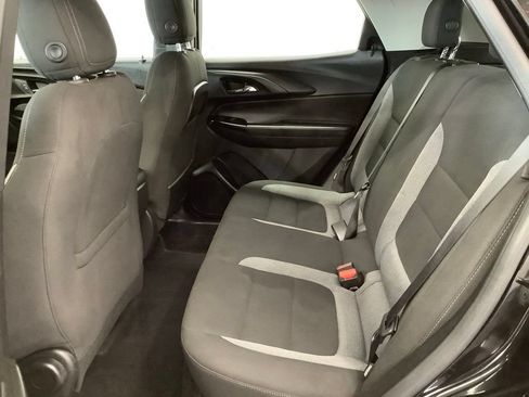 Used 2023 Chevrolet TrailBlazer LS FWD image 6