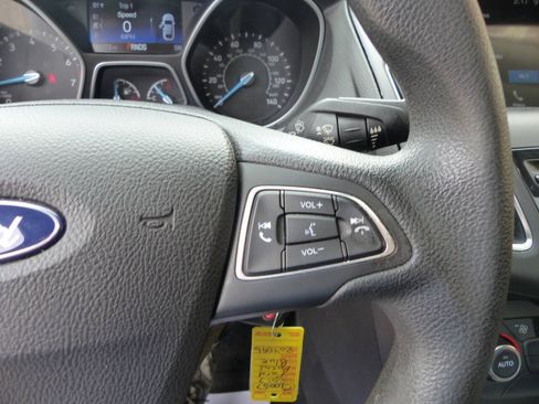 Used 2017 Ford Focus SEL FWD image 26