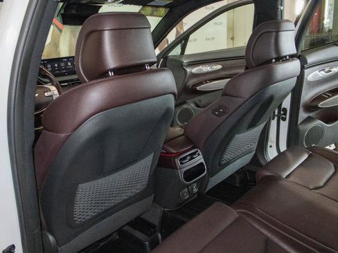 Used 2022 Genesis GV70 2.5T w/ Advanced Package AWD/4WD image 10