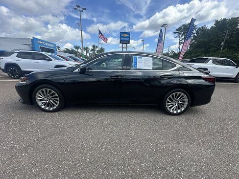 Used 2023 Lexus ES 300h w/ Accessory Package (Z2) FWD image 13