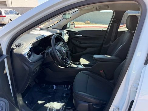 Used 2025 Buick Encore GX Preferred FWD image 11